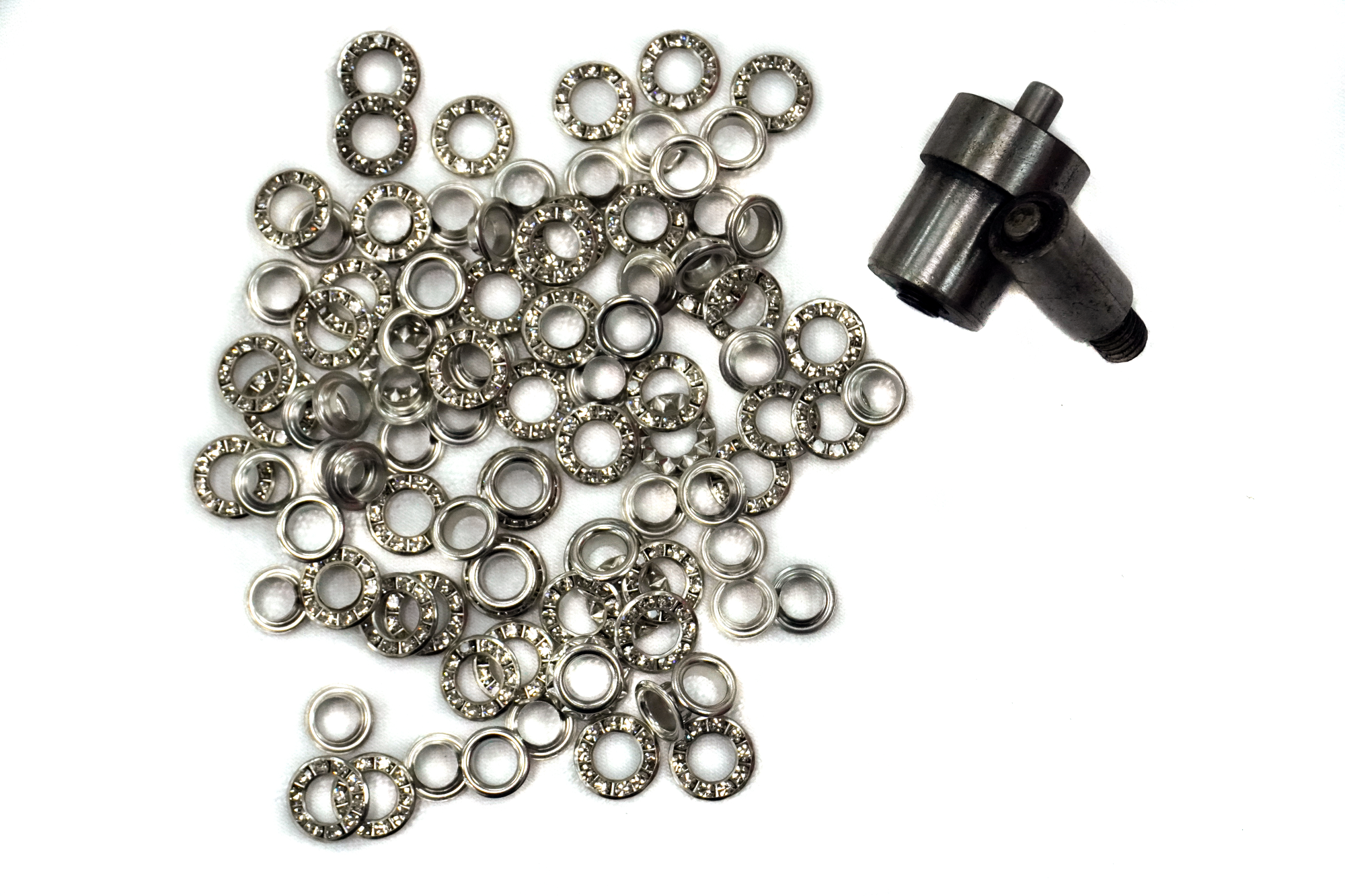 6mm Diamante Eyelet Bundle
