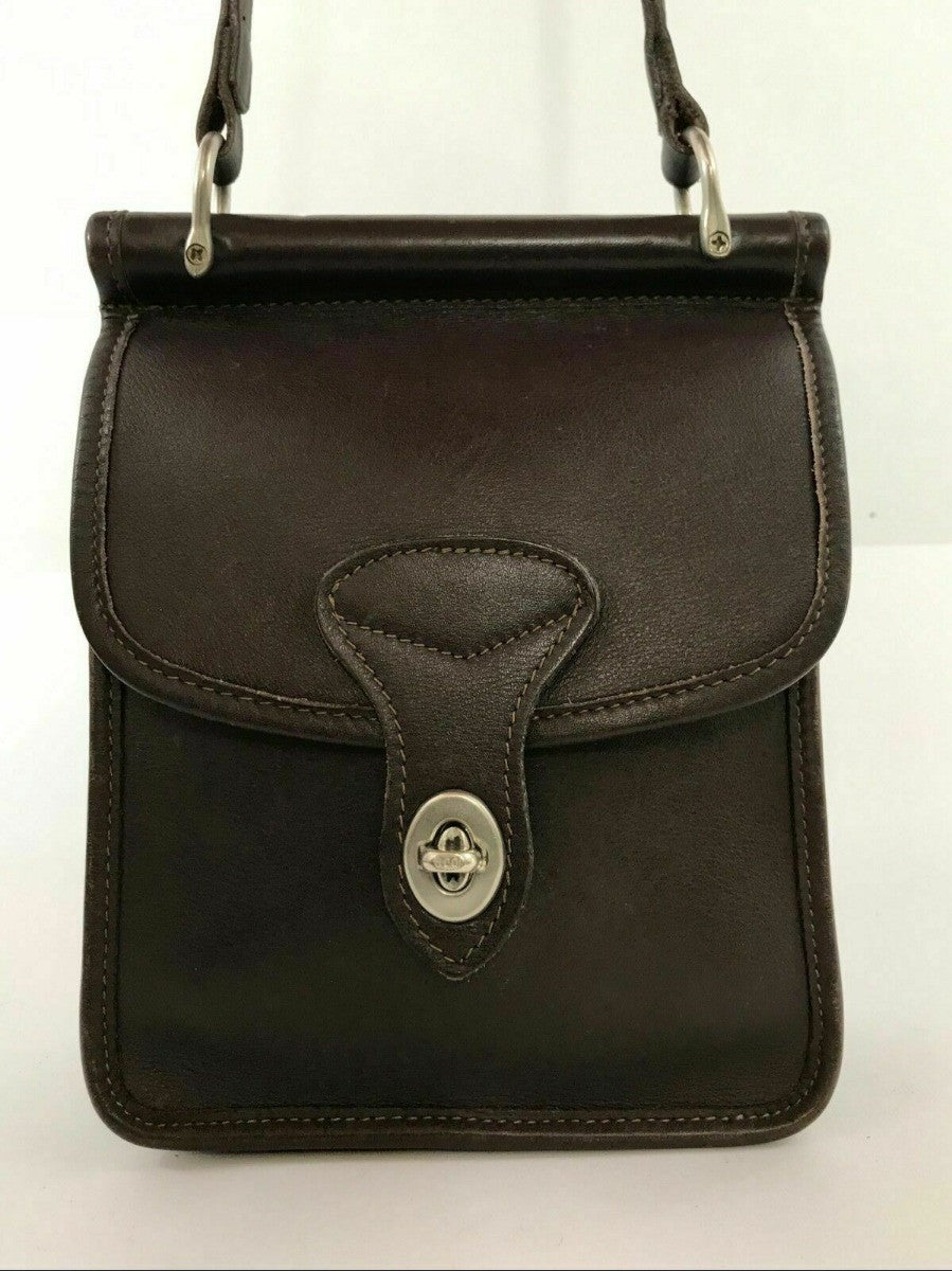 15mm Oval Twist and Turn Clasp - (Pack of 1)