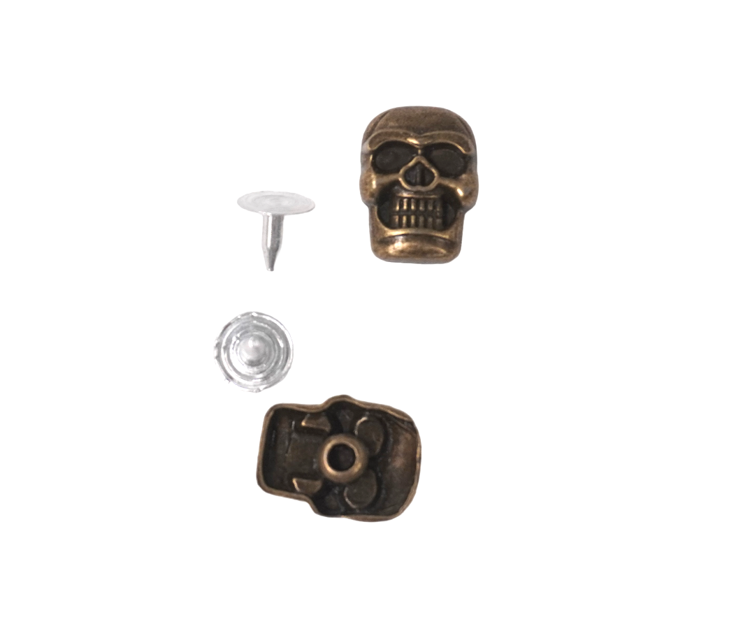 Flat Skull Heads with Pins (Pack of 100)