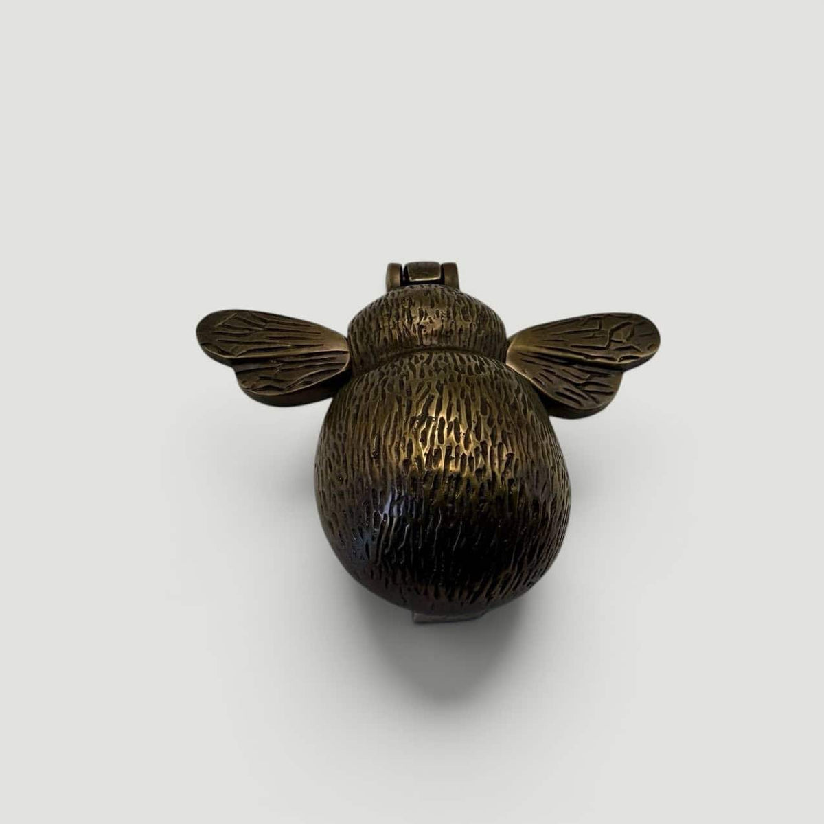 Bumble Bee Knocker – Aged Brass