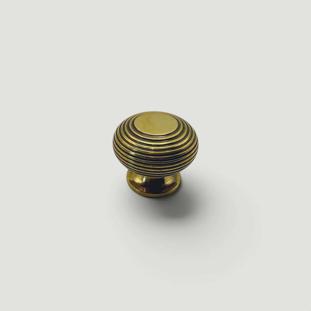 Beehive Cupboard Knob 40mm – Aged Brass