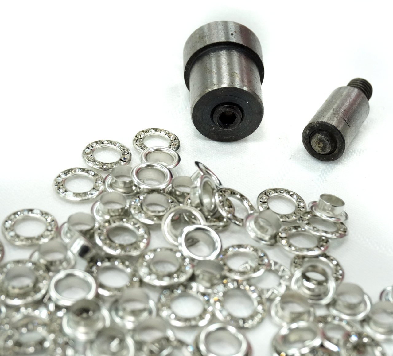 6mm Diamante Eyelet Bundle