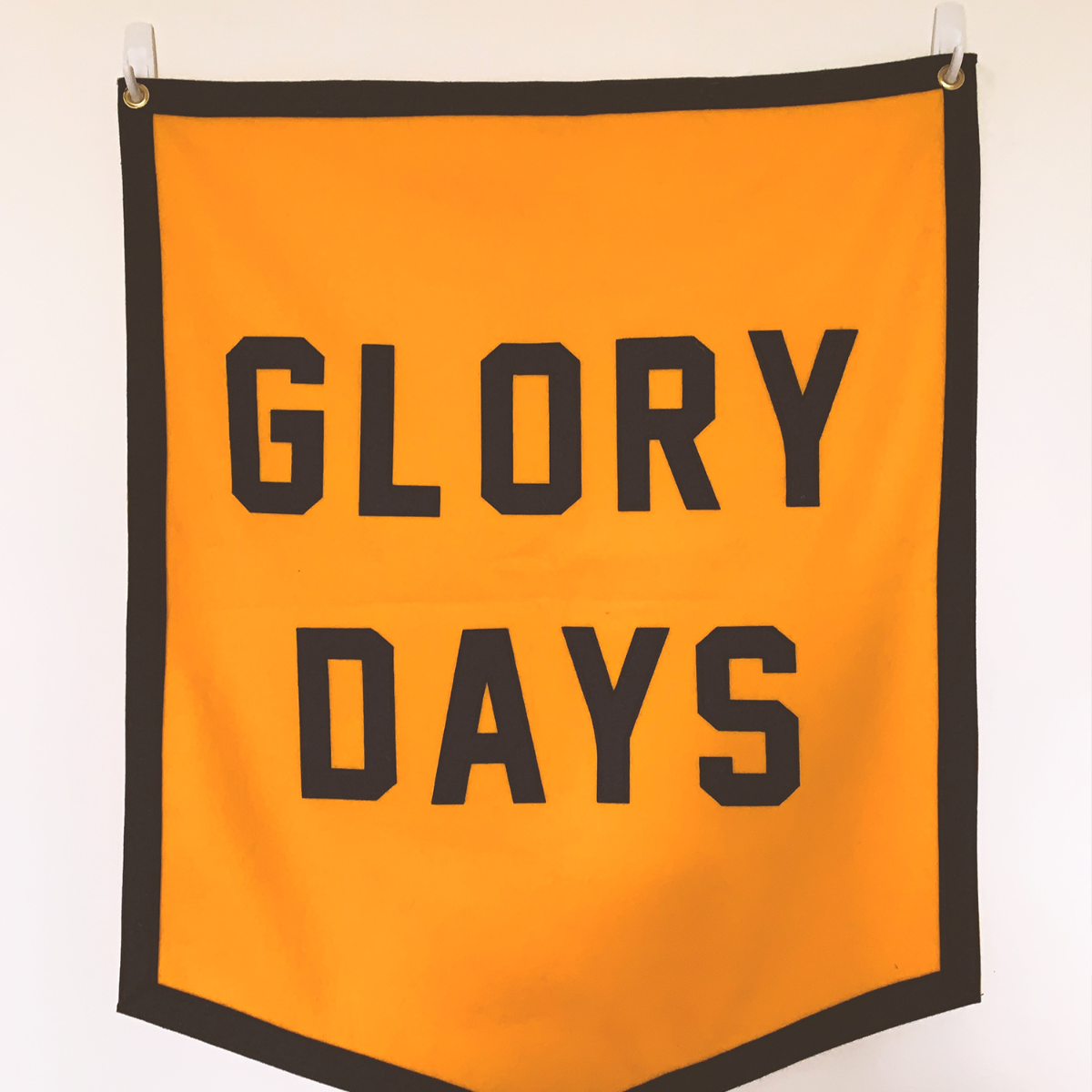 Semi-Automatic Eyelet Fixing Machine